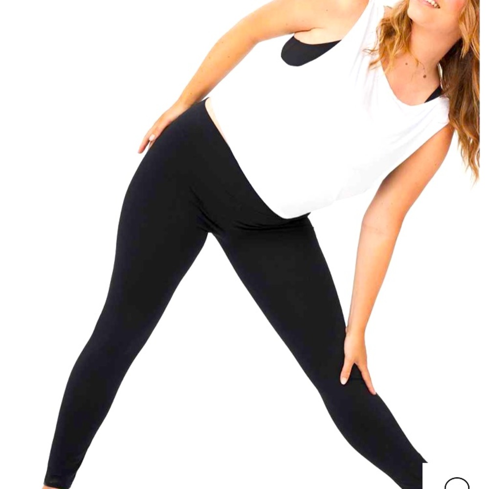 Black Offline OG legging- NWT